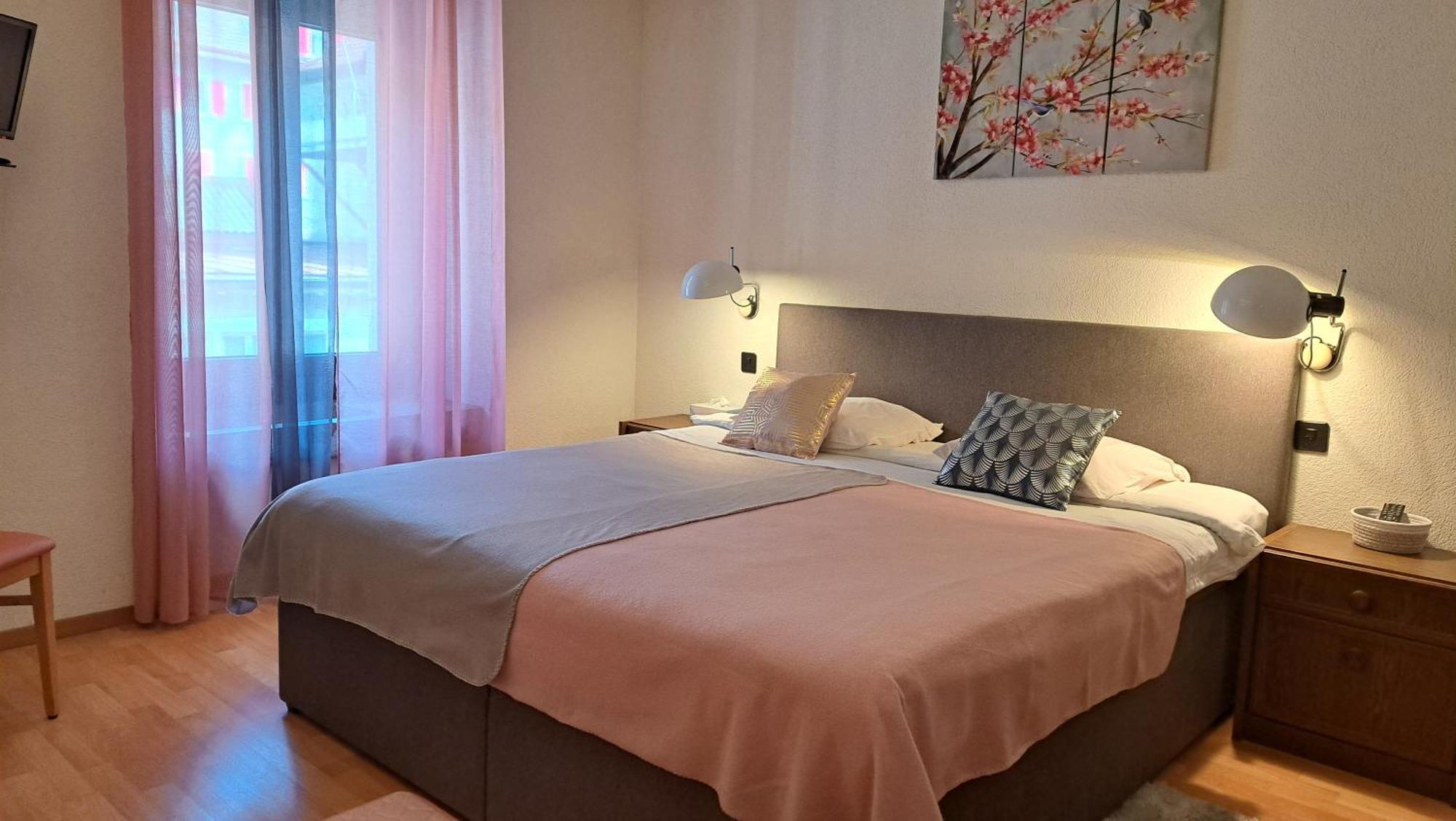 Hotel La Fontaine Saint-Imier Luaran gambar