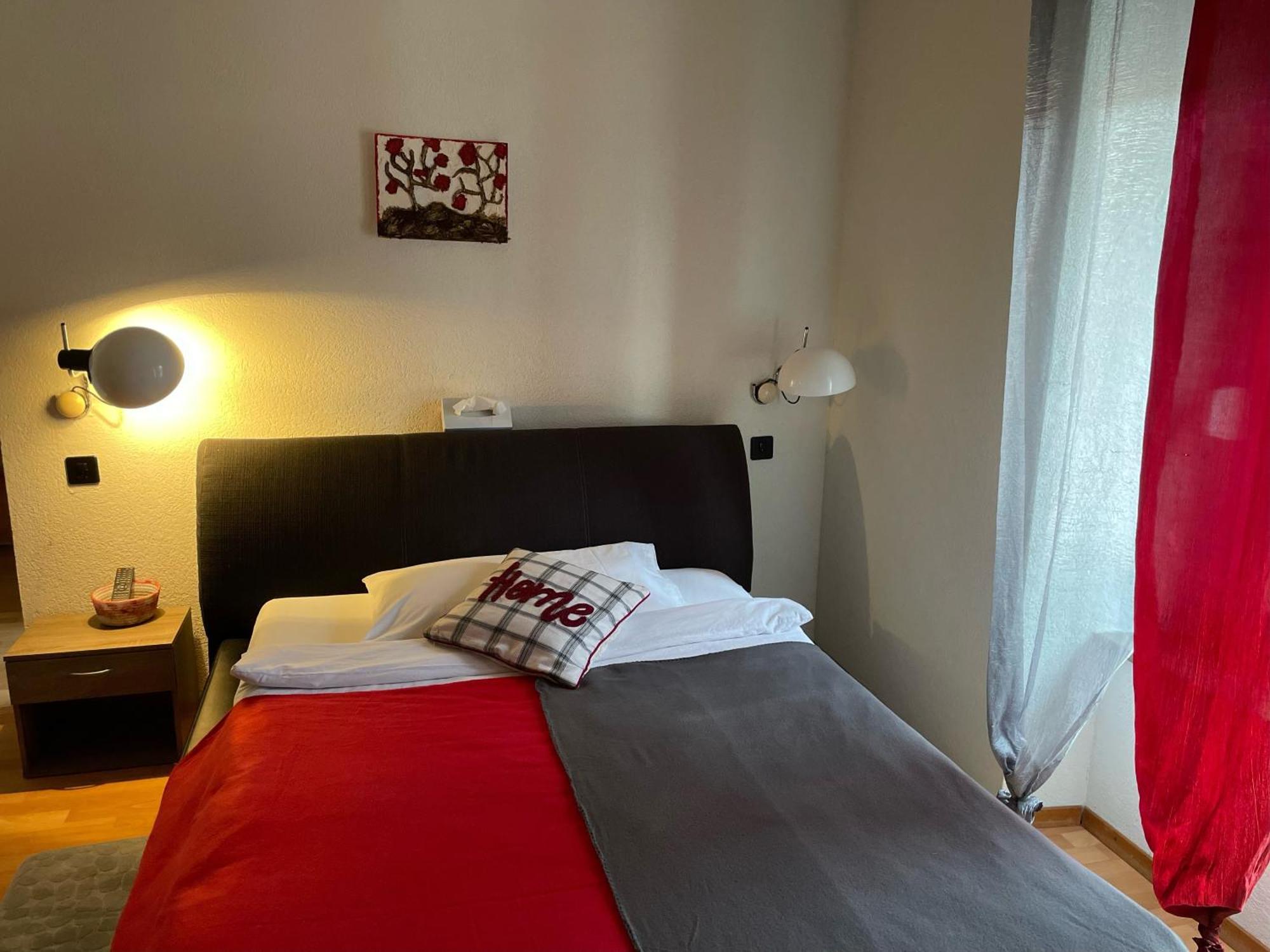 Hotel La Fontaine Saint-Imier Luaran gambar