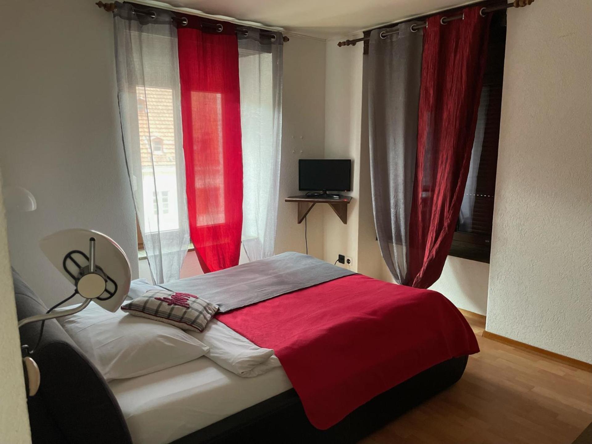 Hotel La Fontaine Saint-Imier Luaran gambar